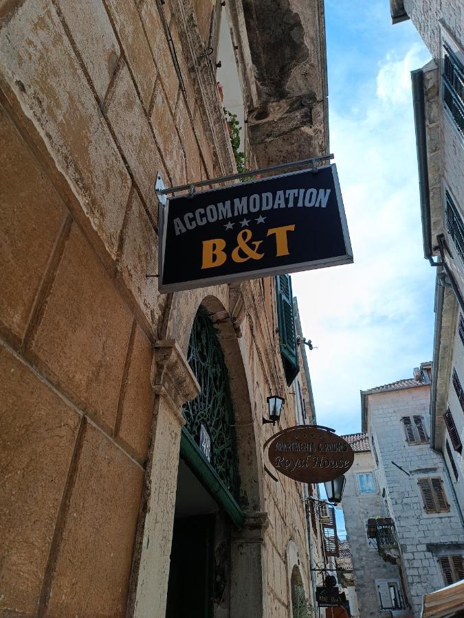Nova Dvokrevetna Soba Sa Dva Odvojena Kreveta I Zajednickim Kupatilom Hotell Kotor Exteriör bild